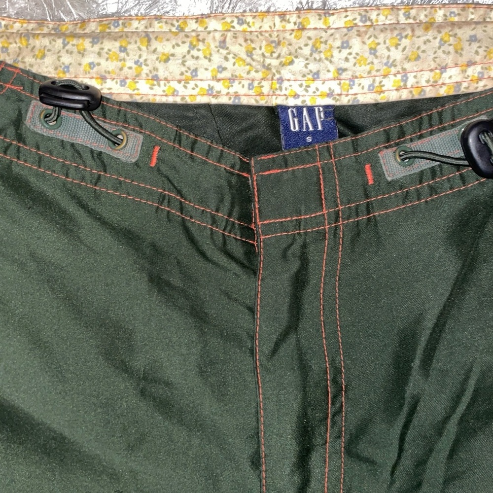 Vtg green orange stitching GAP capri cargos